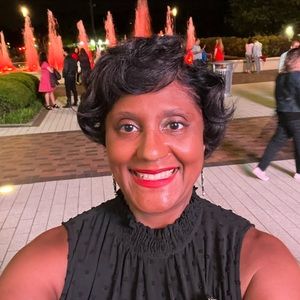 Meet your Posher, Denise